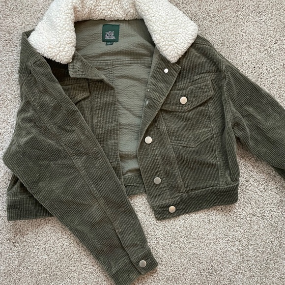 Cropped Shacket - Picture 2 of 3